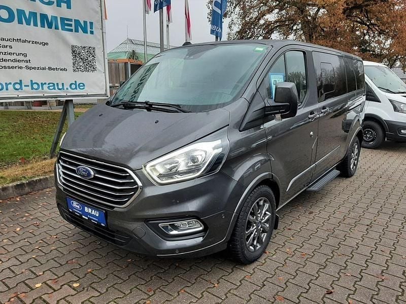 Grau Gebraucht 2021 Ford Tourneo Custom Titanium Van / Kleinbus | 34.990 € (Teuer) - Bild 1/4