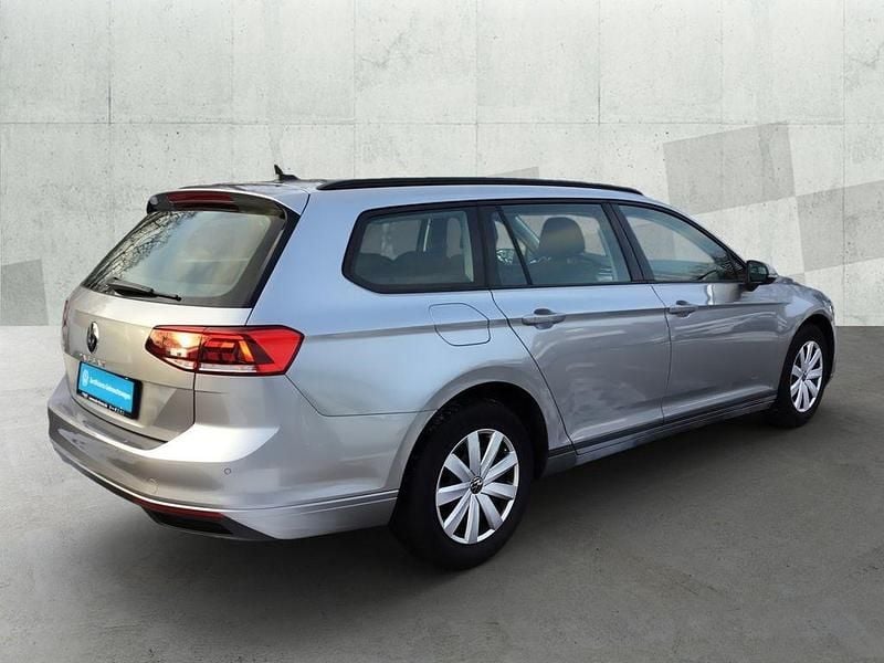 Gebraucht VW Passat Conceptline 150 PS (110 kW) 2022 Silber Limousine