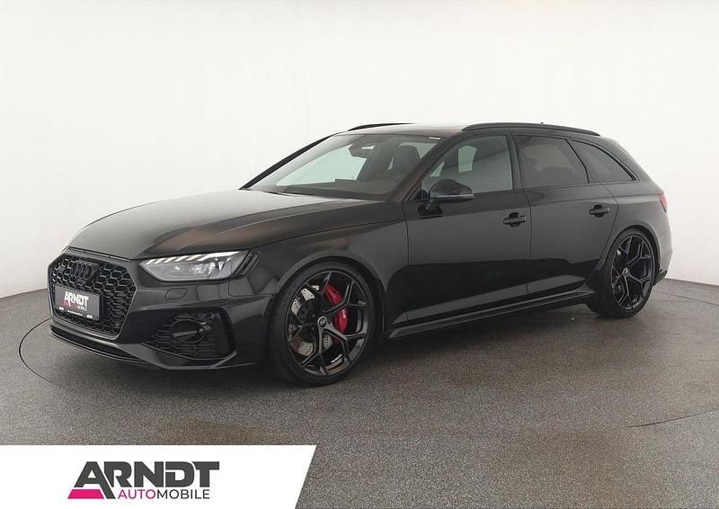 Mythosschwarz Gebraucht 2025 Audi RS4 Ambiente Kombi | 86.684 € (Teuer) - Bild 1/4