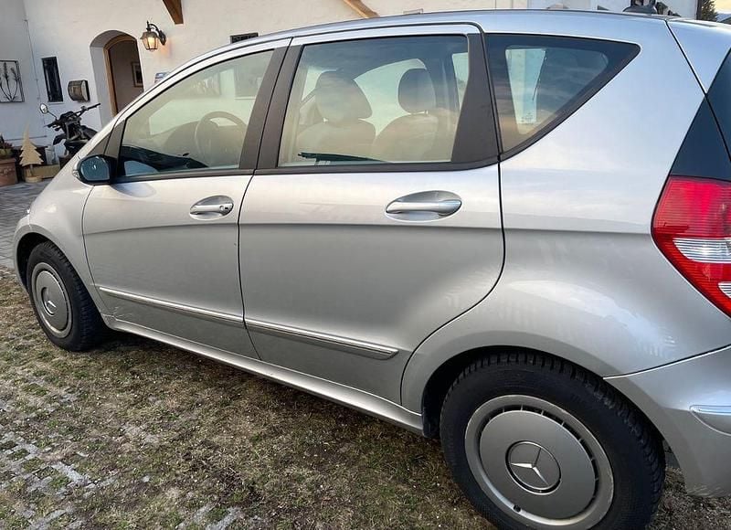Gebraucht Mercedes A170 Elegance 116 PS (85 kW) 2004 Silber Van / Kleinbus