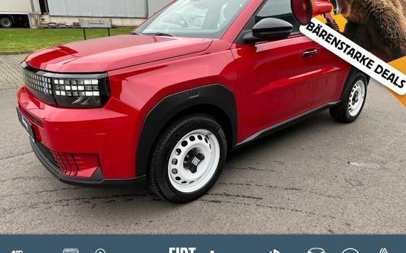 Neu Fiat Grande Panda Red 83 kW (113 PS) 2025 Rot Kleinwagen