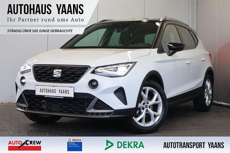 Weiß Gebraucht 2023 Seat Arona FR SUV | 15.789 € (Guter Preis) - Bild 1/4
