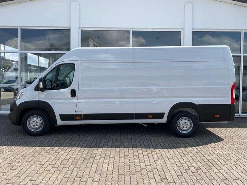 Gebraucht Citroën Jumper Start 140 PS (102 kW) 2023 Lackierung weiss icy/deckende Van / Kleinbus