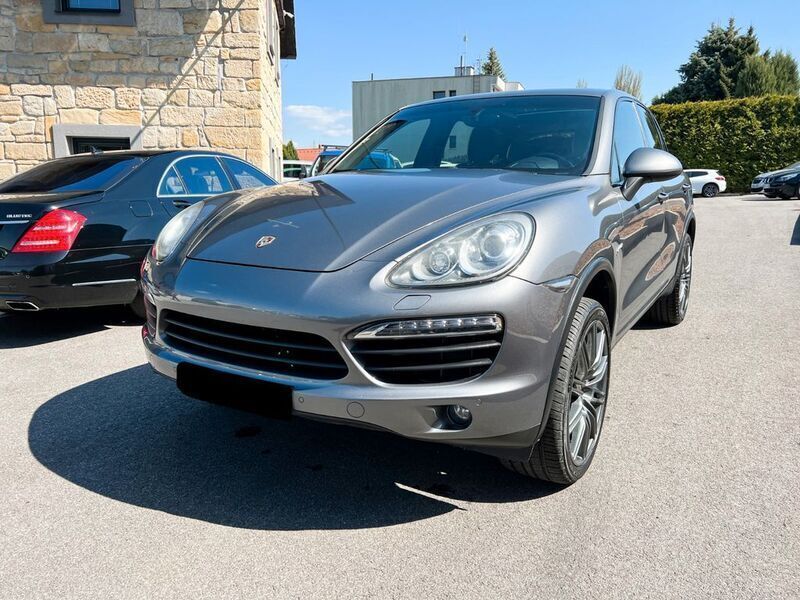 Grau Gebraucht 2012 Porsche Cayenne S E-Hybrid SUV | 17.900 € (Superpreis) - Bild 1/4