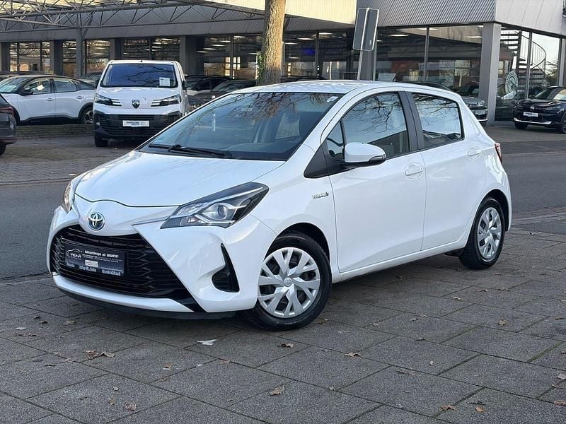 Gebraucht Toyota Yaris Hybrid Comfort 75 PS (55 kW) 2019 Weiß Kleinwagen