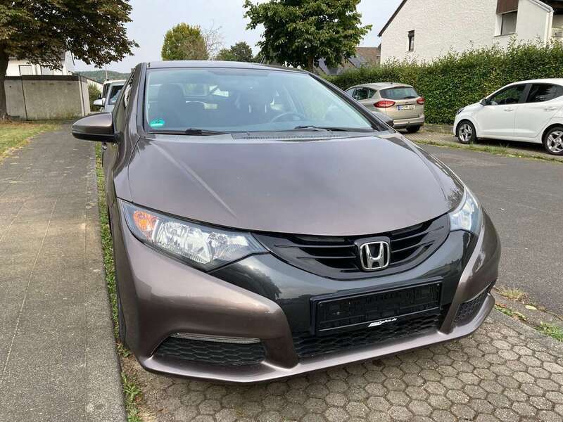 Urban titanium m. Gebraucht 2013 Honda Civic Comfort Kleinwagen | 7.460 € (Guter Preis) - Bild 1/4