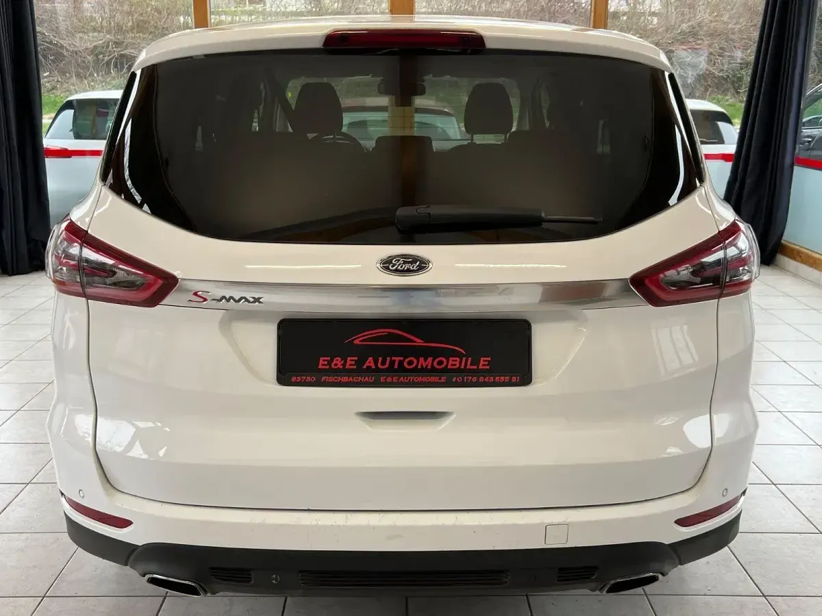 Gebraucht Ford S-MAX Titanium 209 PS (153 kW) 2018 Weiß Van / Kleinbus