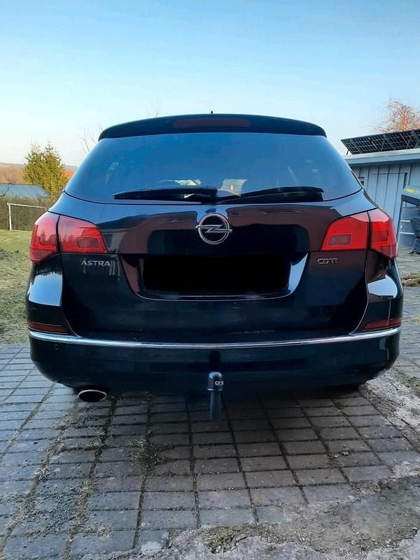 Gebraucht Opel Astra 165 PS (121 kW) 2015 Schwarz Kombi