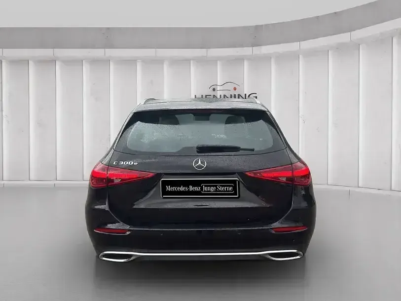 Gebraucht Mercedes C300e Avantgarde 204 PS (150 kW) 2024 Schwarz Limousine