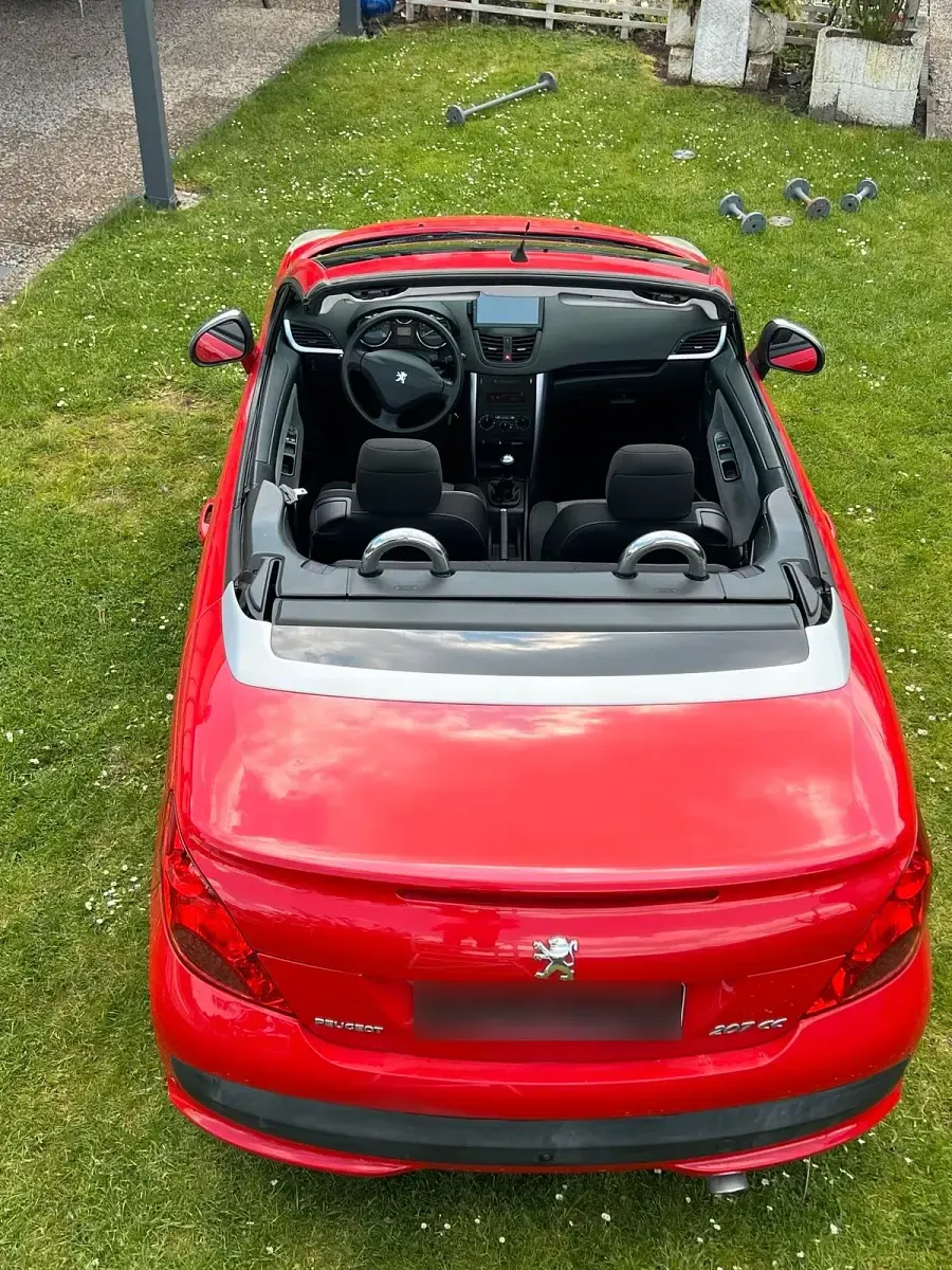 Gebraucht Peugeot 207 CC 109 PS (80 kW) 2008 Rot Cabrio