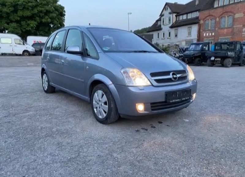 Gebraucht Opel Meriva 101 PS (74 kW) 2004 Silber Van / Kleinbus