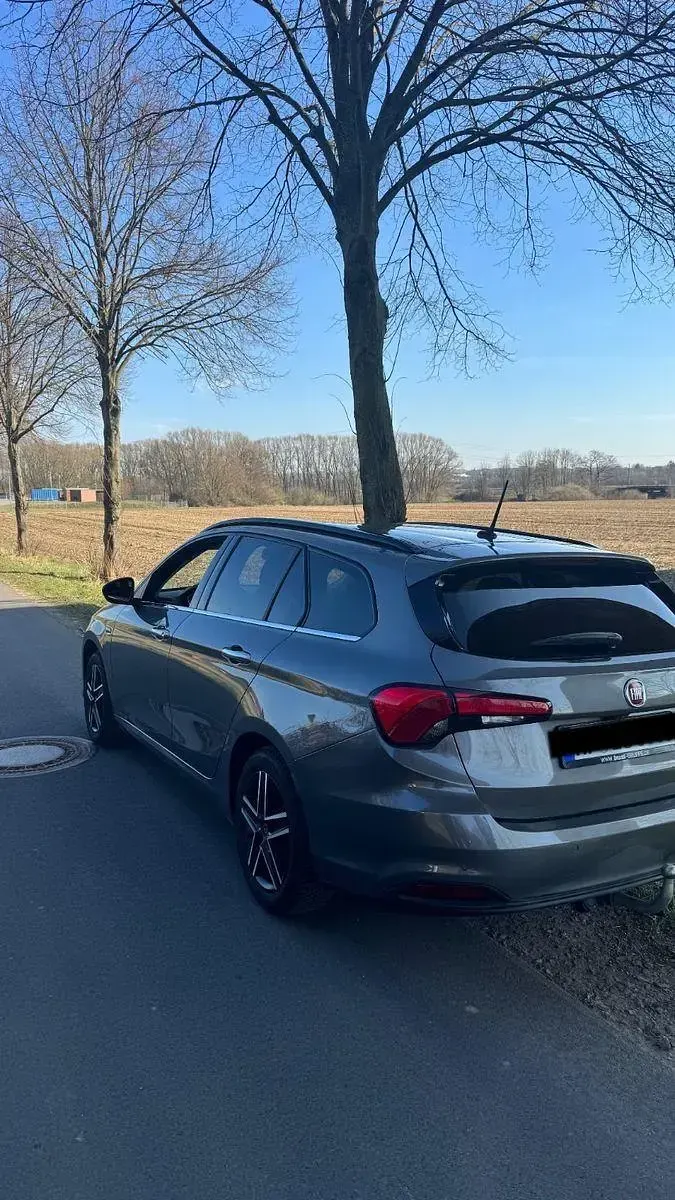 Gebraucht Fiat Tipo Lounge 120 PS (88 kW) 2017 Grau Kombi