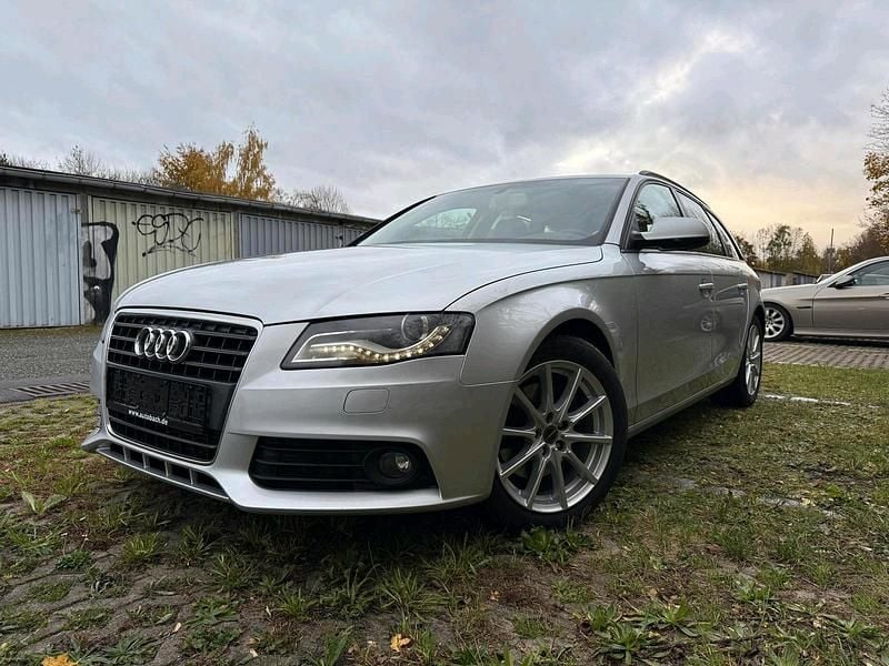 Grau Gebraucht 2010 Audi A4 Kombi | 7.400 € (Guter Preis) - Bild 1/4
