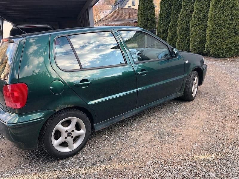 Gebraucht VW Polo Basis 60 PS (44 kW) 2001 Grün Limousine