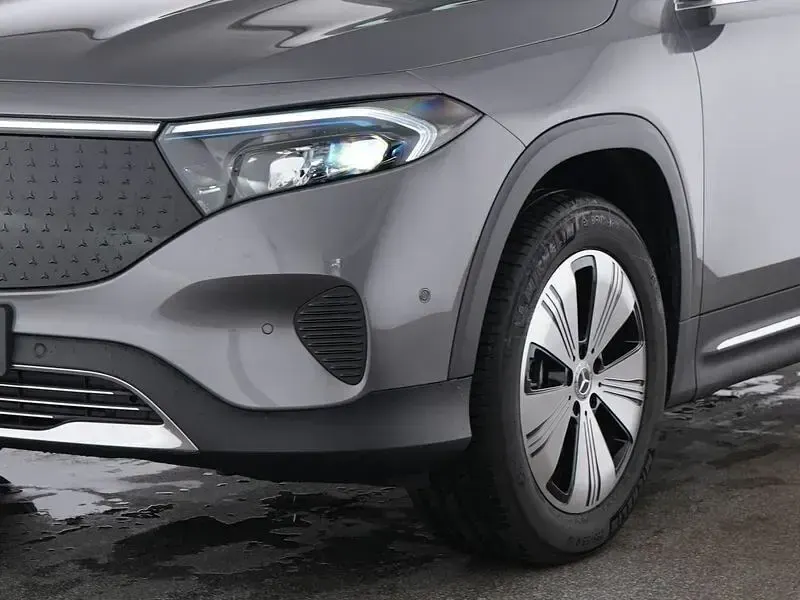 Gebraucht Mercedes EQB300 167 kW (228 PS) 2025 Lack mountaingrau SUV