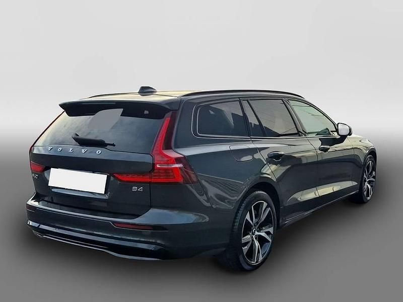 Gebraucht Volvo V60 Plus 197 PS (144 kW) 2025 Grau Kombi