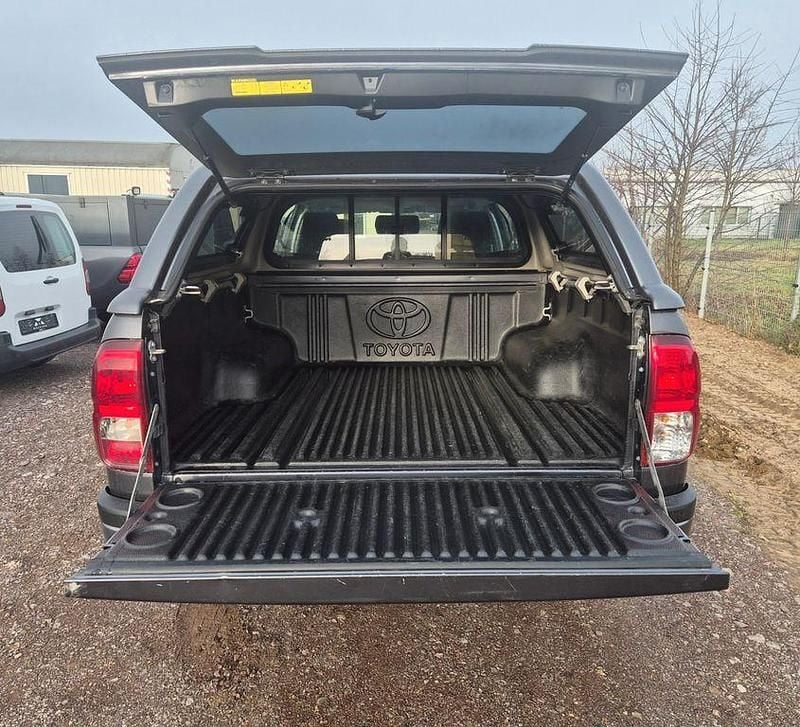 Gebraucht Toyota HiLux 150 PS (110 kW) 2021 Grau Abholung