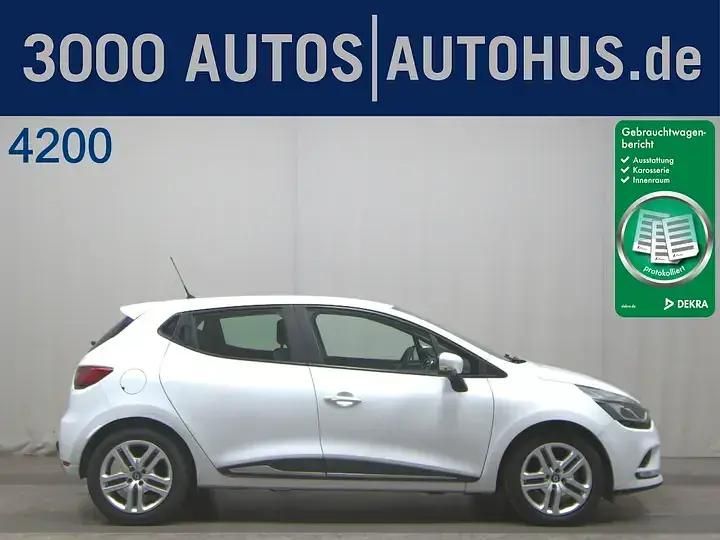 Gletscherweiss Gebraucht 2019 Renault Clio IV Limousine | 7.980 € (Guter Preis) - Bild 1/4
