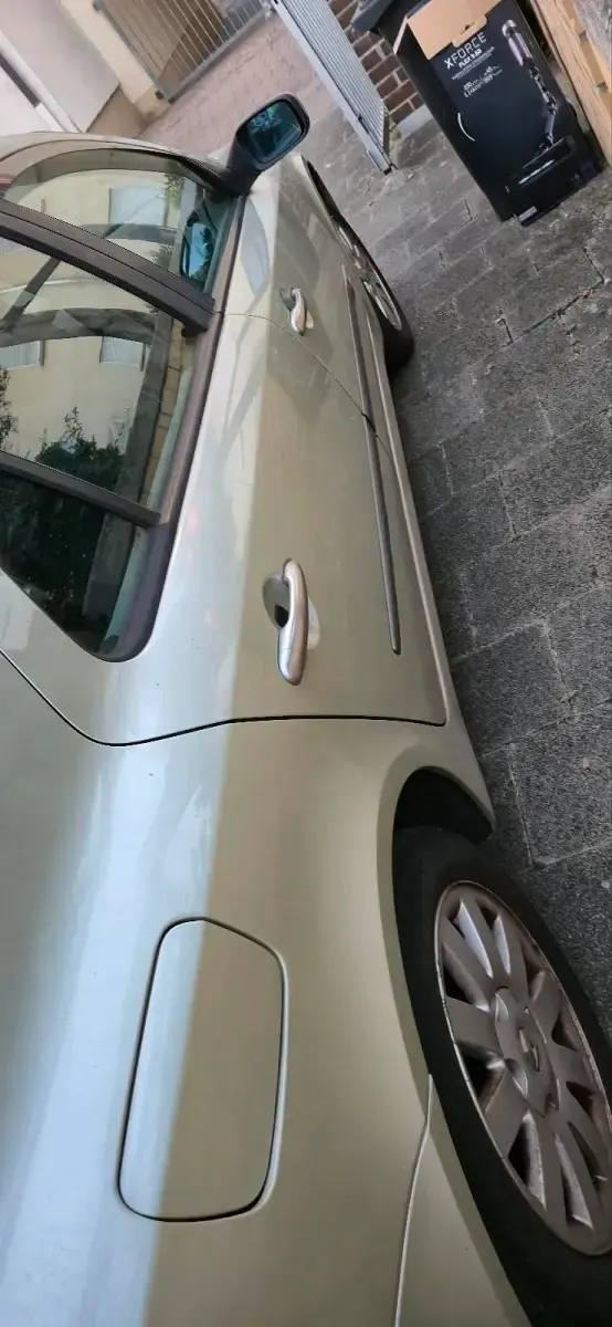 Gebraucht Renault Laguna II 120 PS (88 kW) 2001 Beige Limousine