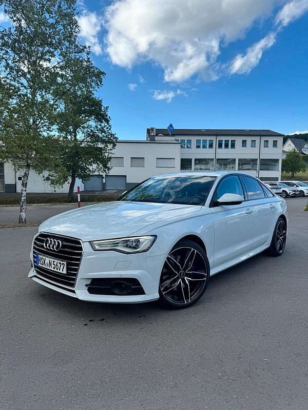 Weiß Gebraucht 2016 Audi A6 Limousine | 22.500 € (Teuer) - Bild 1/4