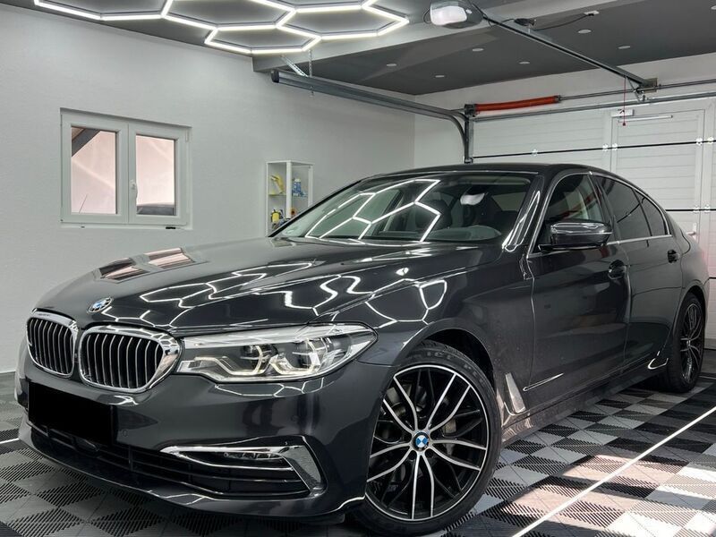 Grau Gebraucht 2019 BMW 530 Luxury Line Limousine | 37.950 € (Fairer Preis) - Bild 1/4