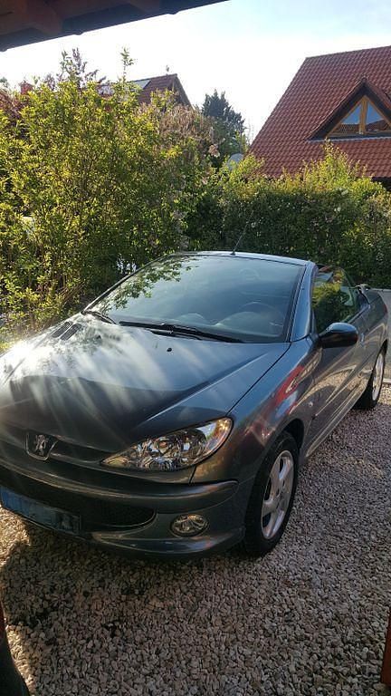 Silber Gebraucht 2006 Peugeot 206 CC Cabrio | 2.200 € (Fairer Preis) - Bild 1/4