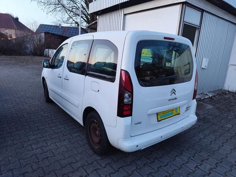 Gebraucht Citroën Berlingo SELECTION 92 PS (67 kW) 2013 Weiß Van / Kleinbus