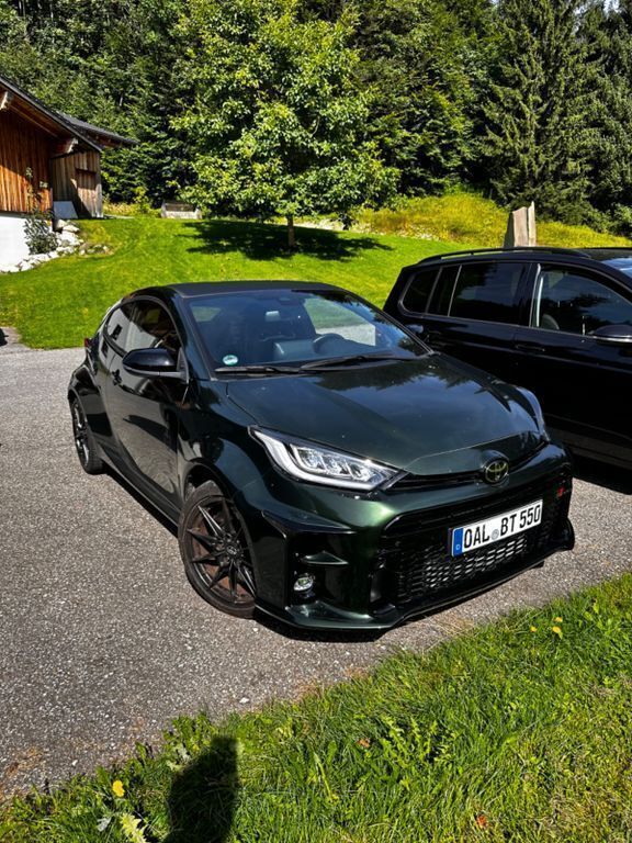 Grün Gebraucht 2022 Toyota Yaris Limousine | 38.000 € (Teuer) - Bild 1/4