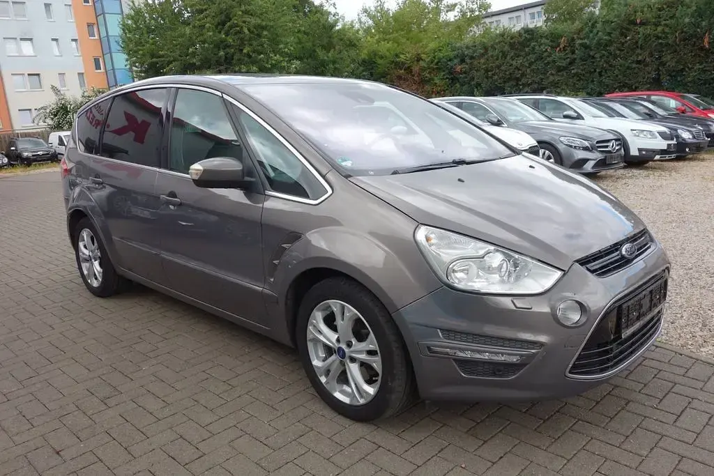 Gebraucht Ford S-MAX Titanium 203 PS (149 kW) 2014 Braun Van / Kleinbus