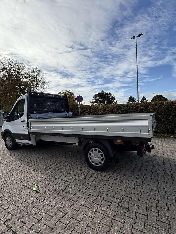 Gebraucht Ford Transit Trend 170 PS (125 kW) 2018 Weiß Van / Kleinbus