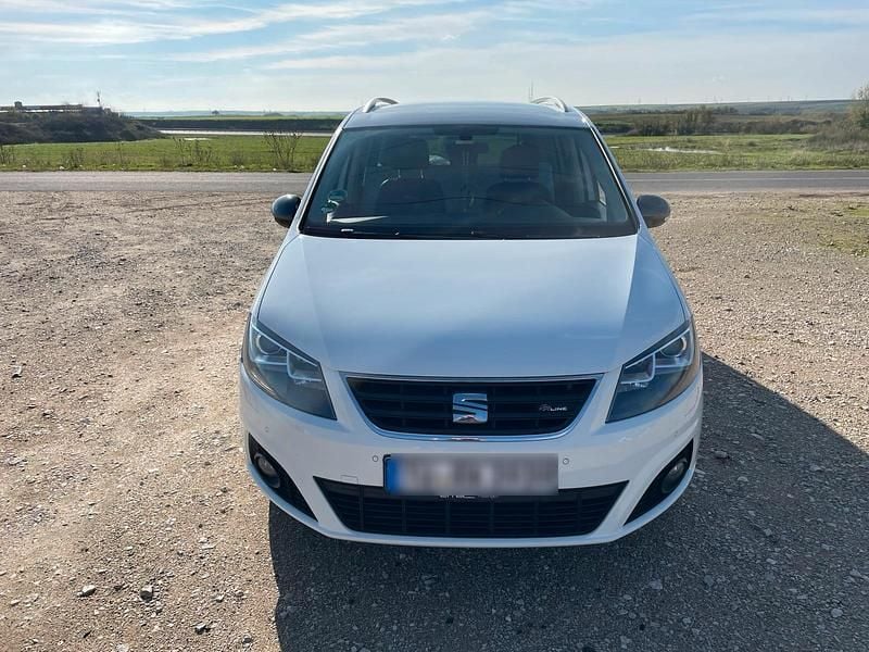 Weiß Gebraucht 2016 Seat Alhambra FR-Line Van / Kleinbus | 14.000 € - Bild 1/4