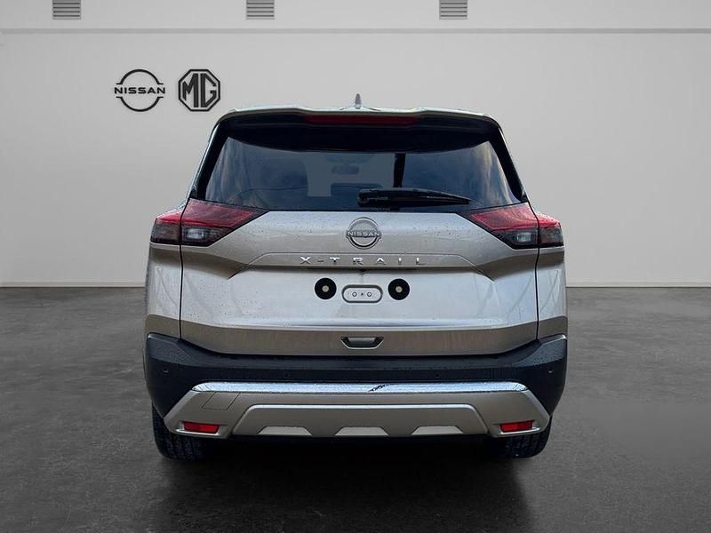 Neu Nissan X-Trail Tekna+ 163 PS (119 kW) 2026 Silber SUV