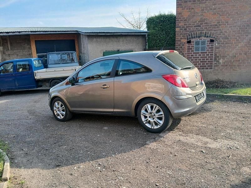 Gebraucht Opel Corsa 86 PS (63 kW) 2012 Kleinwagen