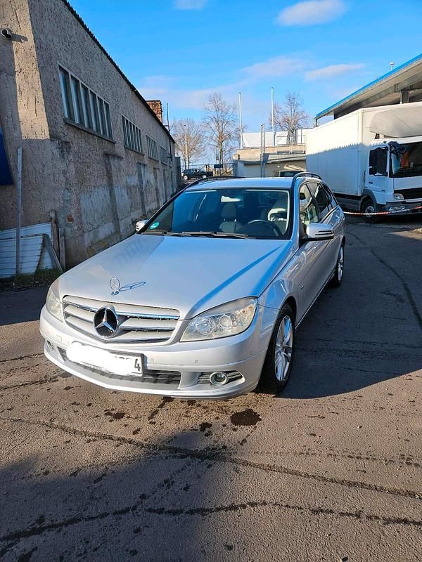 Gebraucht Mercedes C180 156 PS (114 kW) 2009 Silber Kombi