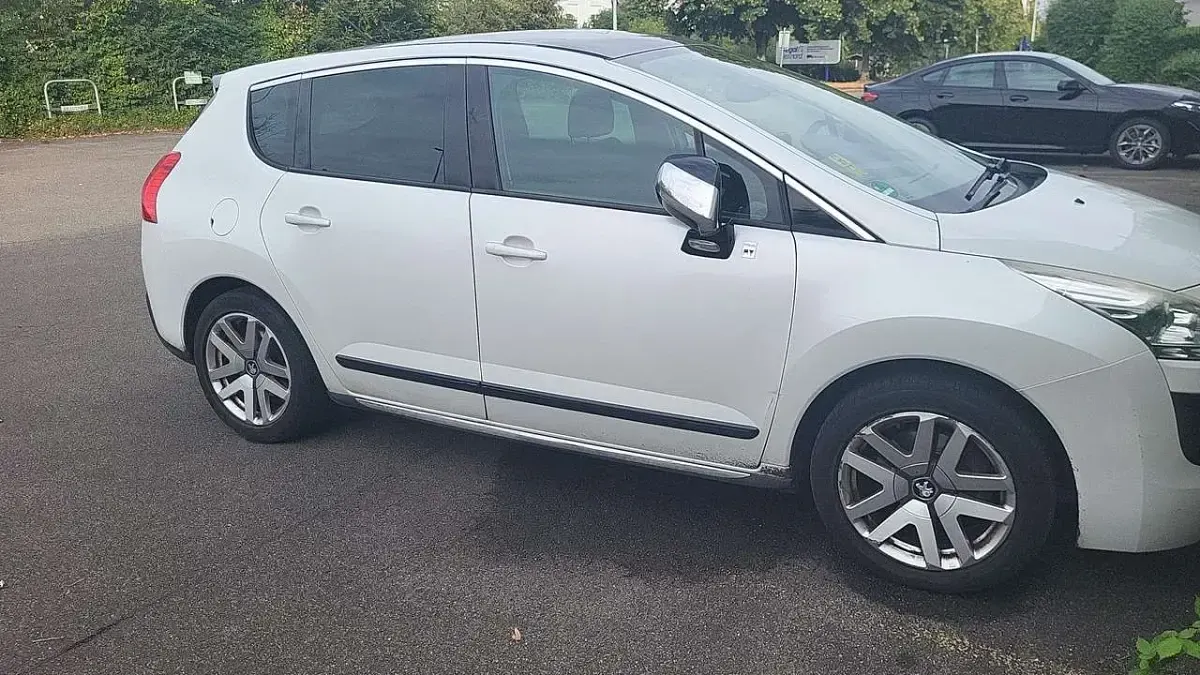 Gebraucht Peugeot 3008 Allure 163 PS (119 kW) 2015 Weiß Kombi