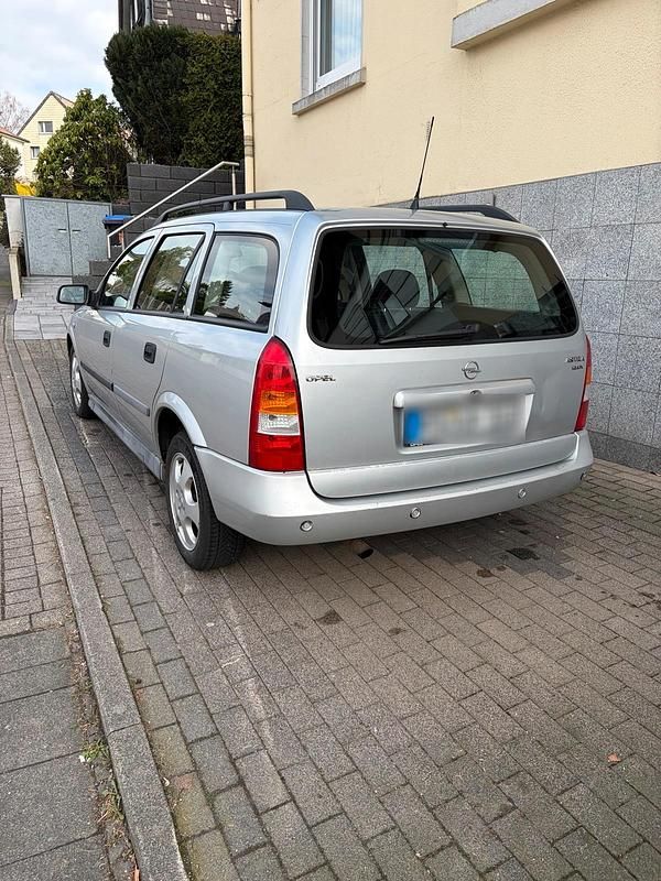 Second-hand Opel Astra 101 CP (74 kW) 2000 Argintiu Break