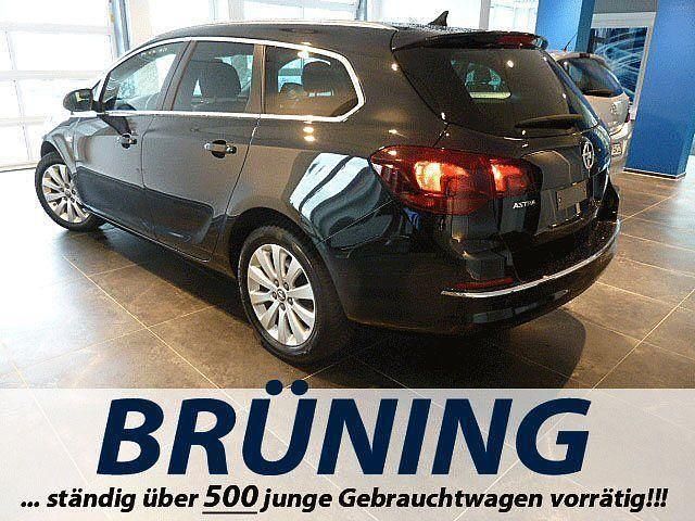 Gebraucht Opel Astra Exklusiv 165 PS (121 kW) 2014 Schwarz metallic Kombi