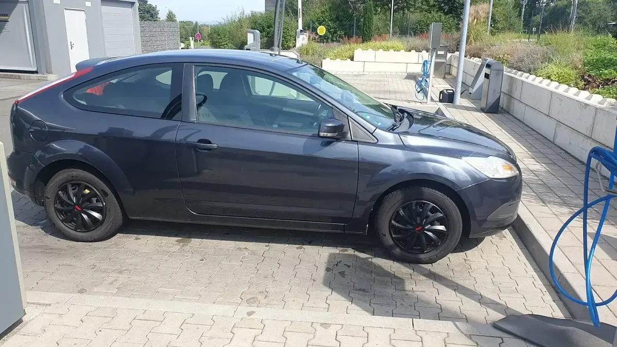 Gebraucht Ford Focus 101 PS (74 kW) 2009 Silber Kleinwagen