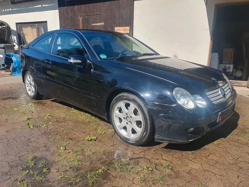Gebraucht Mercedes C220 150 PS (110 kW) 2006 Schwarz Coupé