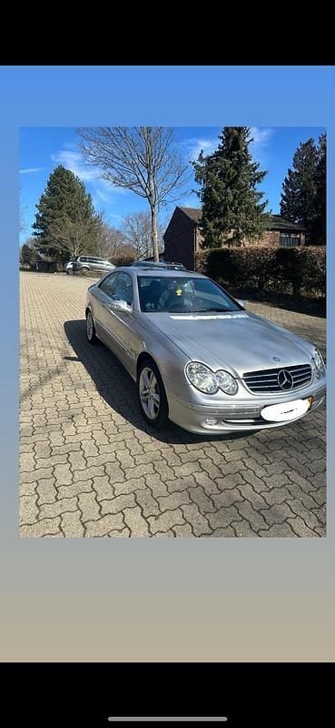 Silber Gebraucht 2003 Mercedes CLK320 Avantgarde Coupé | 2.750 € (Superpreis) - Bild 1/4