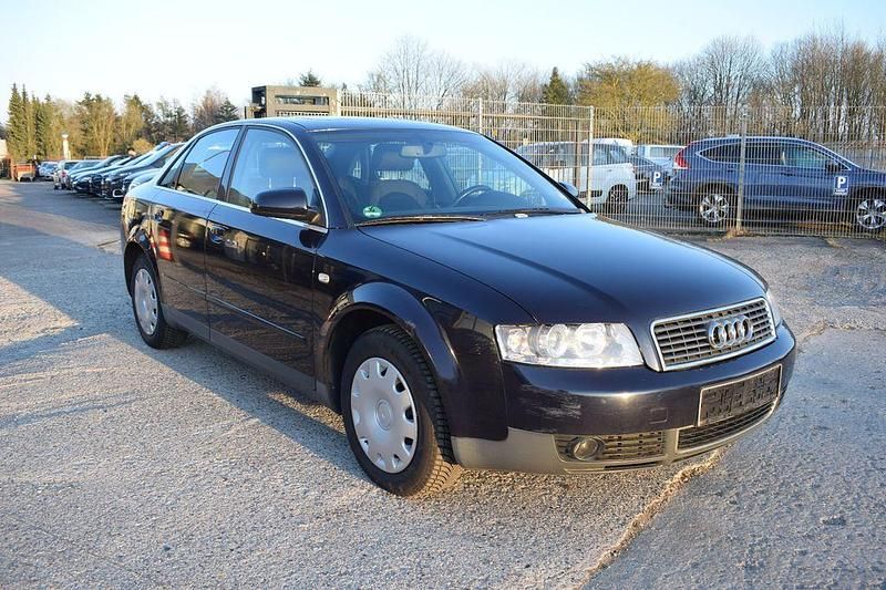 Gebraucht Audi A4 131 PS (96 kW) 2001 Blau Limousine