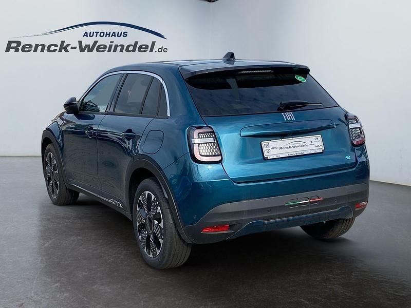 Gebraucht Fiat 600E La Prima 114 kW (156 PS) 2024 Blau Limousine