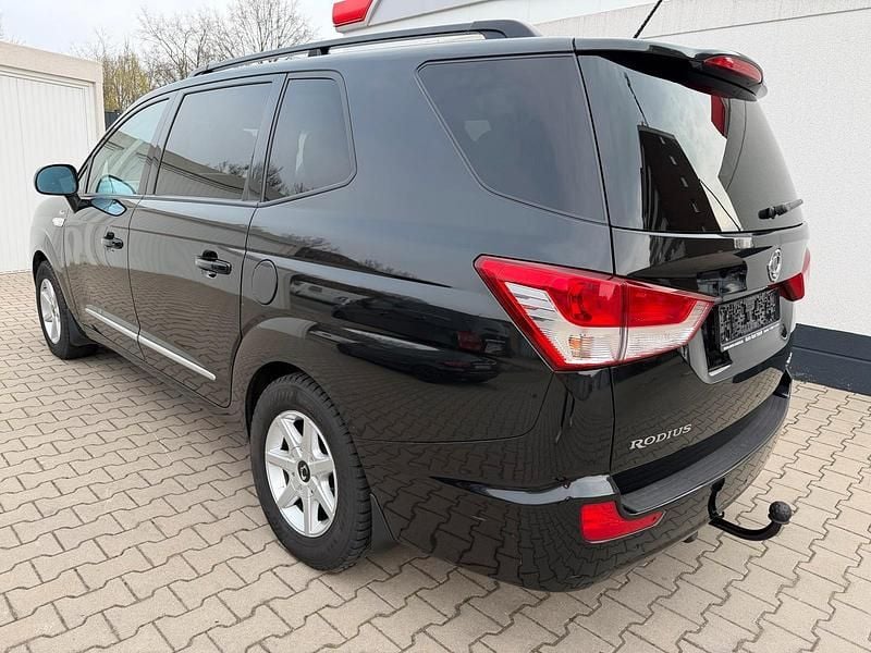 Gebraucht SsangYong Rodius 155 PS (114 kW) 2013 Schwarz Van / Kleinbus