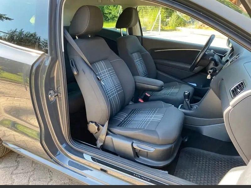 Gebraucht VW Polo LOUNGE 60 PS (44 kW) 2016 Grau Limousine