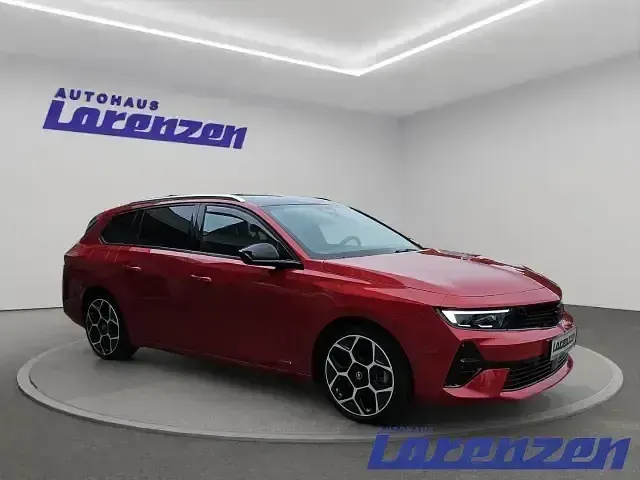 Usata Opel Astra Ultimate 181 CV (133 kW) 2023 Rosso Utilitaria