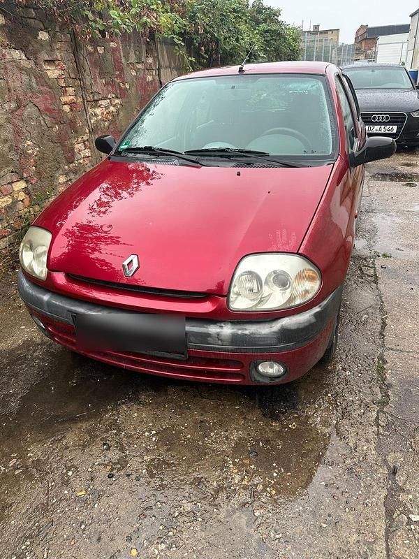 Rot Gebraucht 2000 Renault Clio II Kleinwagen | 200 € - Bild 1/3