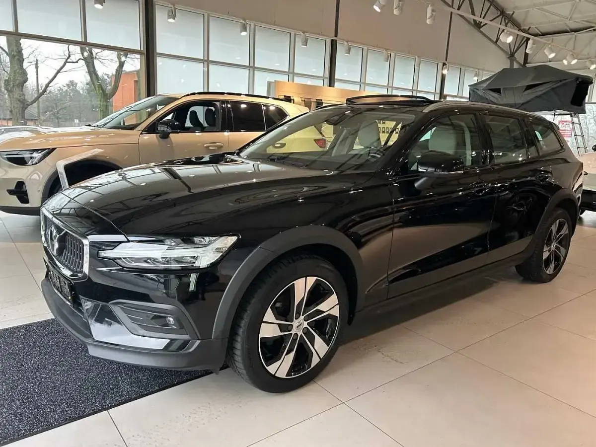 Gebraucht Volvo V60 CC 145 PS (106 kW) 2023 Kombi