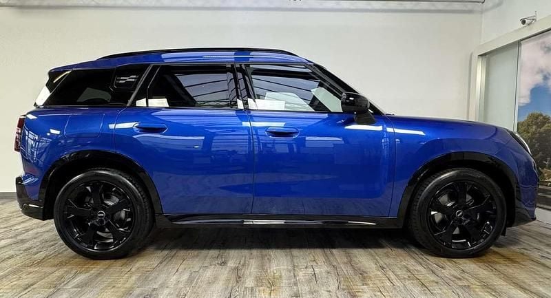 Gebraucht Mini John Cooper Works 170 PS (125 kW) 2025 Blazing blue Kleinwagen