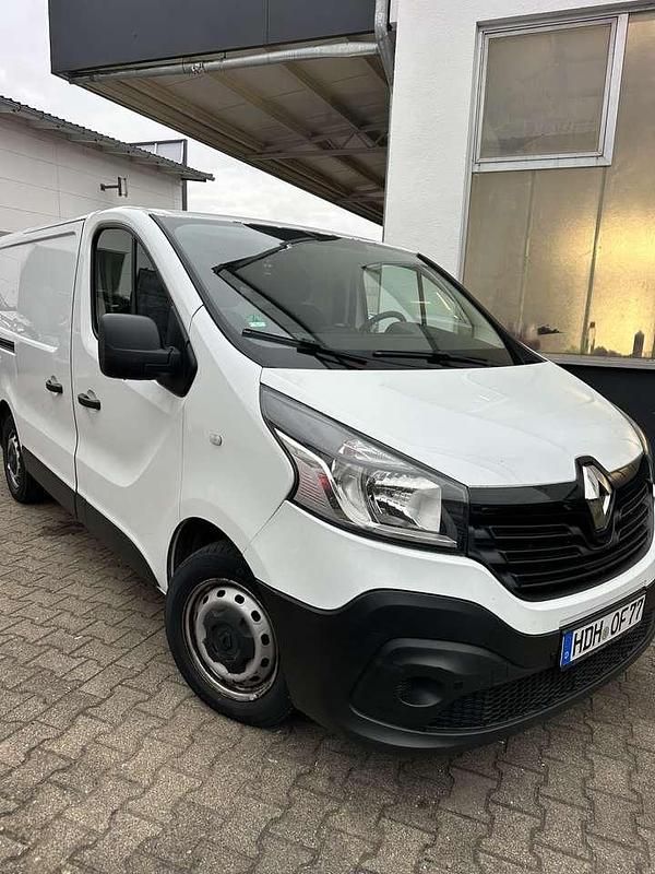 Weiß Gebraucht 2017 Renault Trafic Komfort Van | 6.500 € (Guter Preis) - Bild 1/4