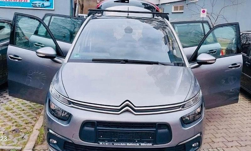 Grau Gebraucht 2017 Citroën Grand C4 Picasso Van / Kleinbus | 12.000 € (Fairer Preis) - Bild 1/4